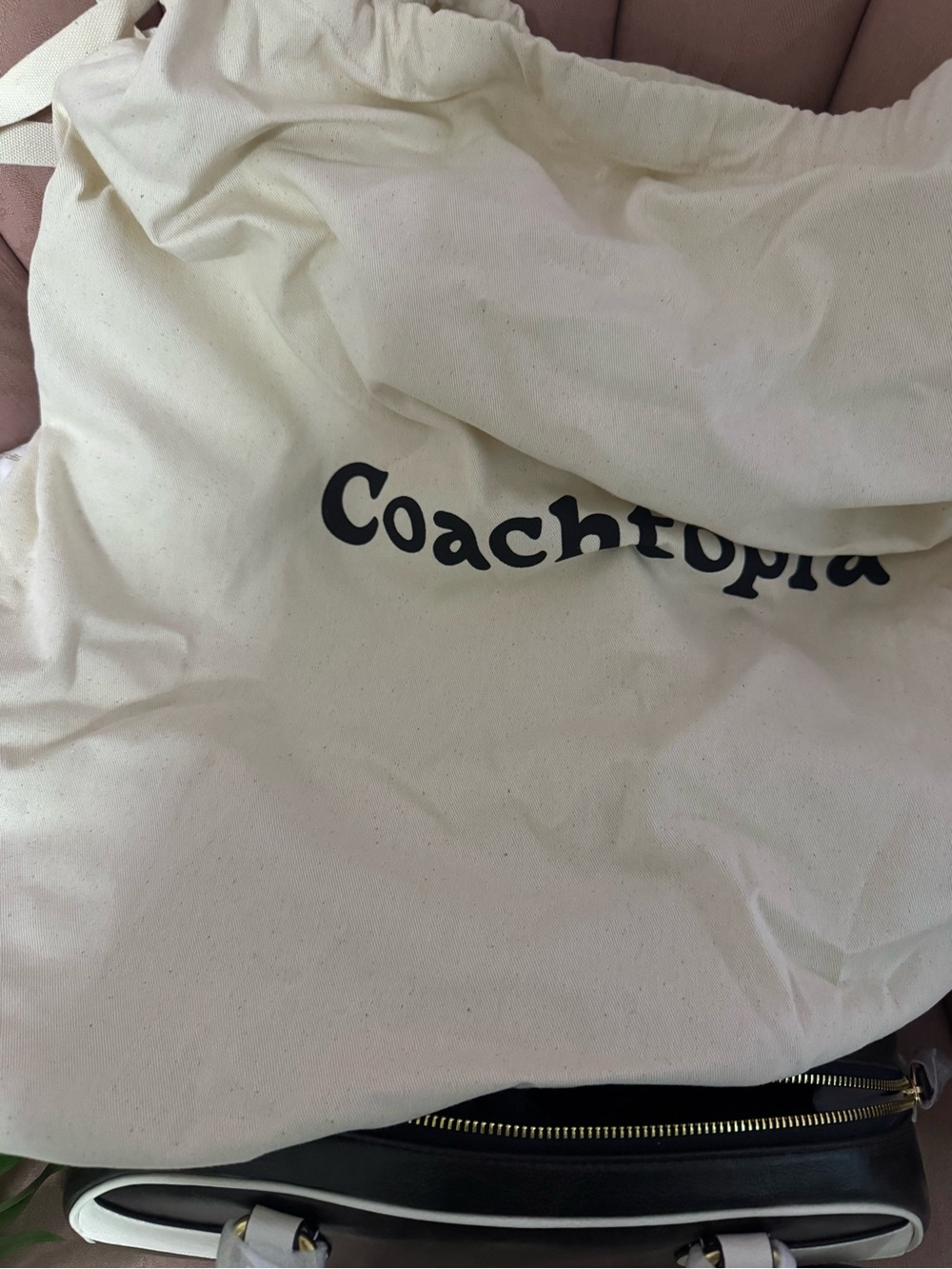 Coachtopia Two-Tone Black and Cream Bowler Satchel - Picture 5 of 6